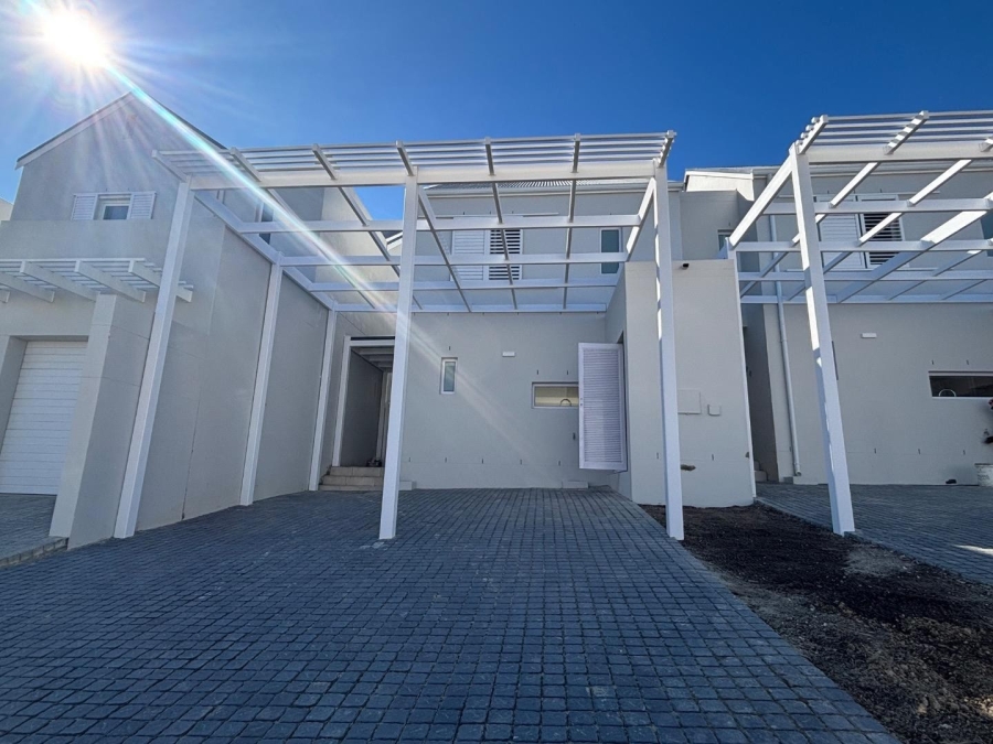 To Let 2 Bedroom Property for Rent in Voliere Estate Western Cape